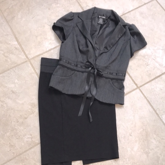 BOSS LADY! 2 Pieces for 1 price Stooshy Dark Gray Blazer With Pencil Skirt - Picture 16 of 16